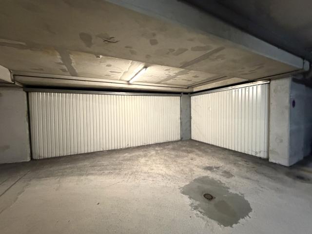 BEAUSOLEIL TRIPLE GARAGE FERMÉ AUX PORTES DE MONACO