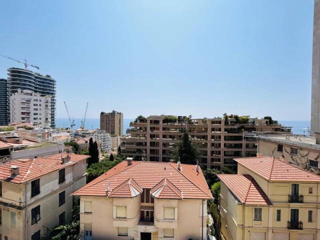 BEAUSOLEIL VUE MER DERNIER ETAGE