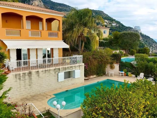 Beausoleil / Villa avec vue, piscine proche Monaco