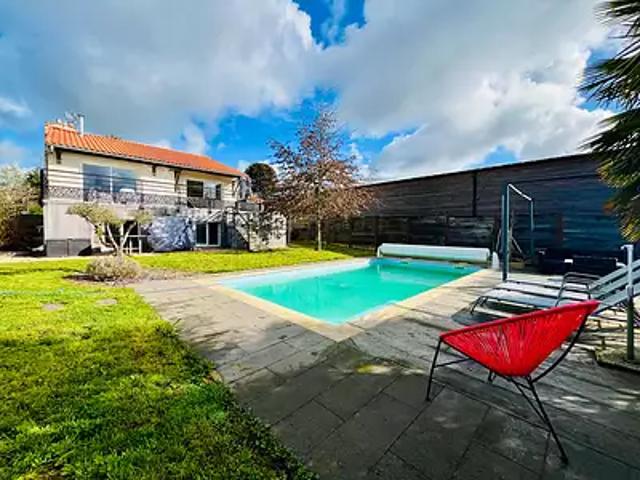 Beaupréau 49600 Achat / Vente maison 6 pièces t6 au dernier étage piscine
