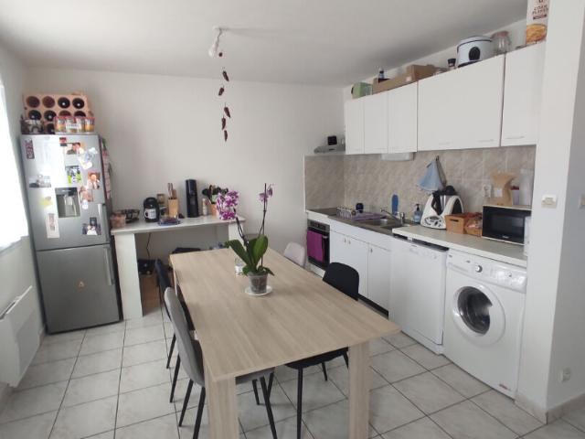 BEAUPREAU, appartement de type 3 au 1er étage avec balcon