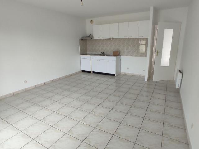 BEAUPREAU, appartement T2 au rez de chaussée avec terrasse