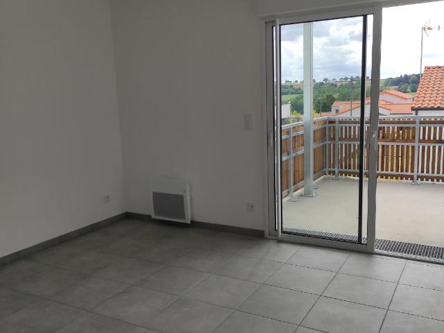 BEAUPREAU, studio récent avec BALCON