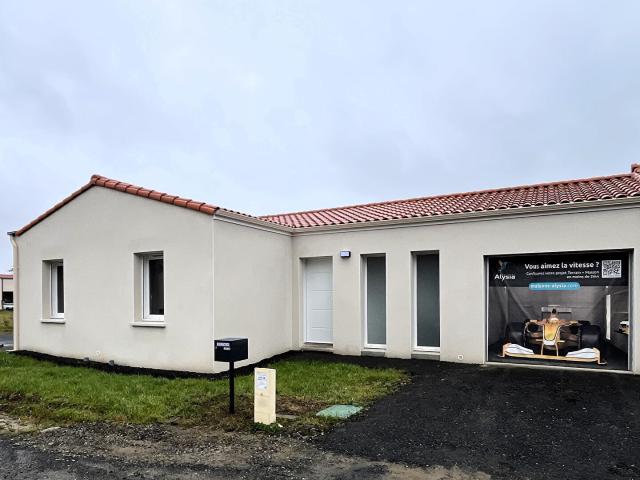 BEAUPREAU, pavillon neuf de plain pied avec climatisation et normes PMR