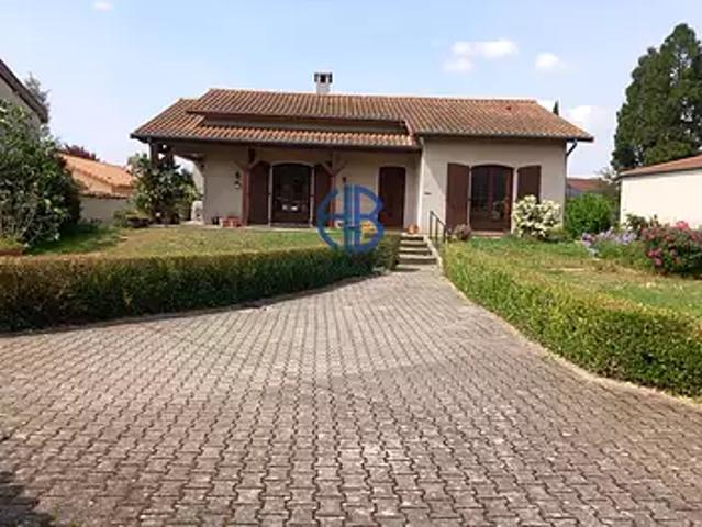 Beaurepaire 38270 Achat / Vente maison 4 pièces t4 au dernier étage cave