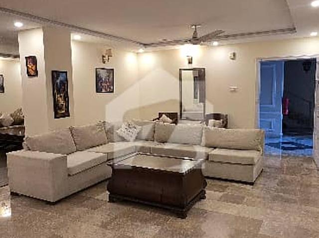 Beautiuful renovated furnished 3 bedrooms apartment for rent