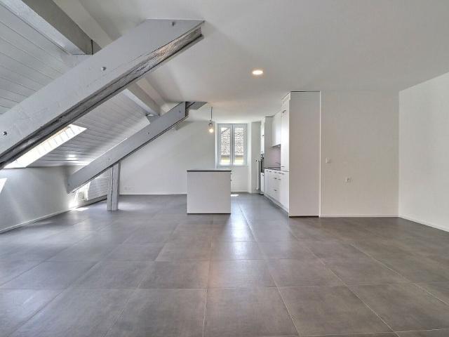 Beautiful 3.5 room apartment completely renovated in the city center