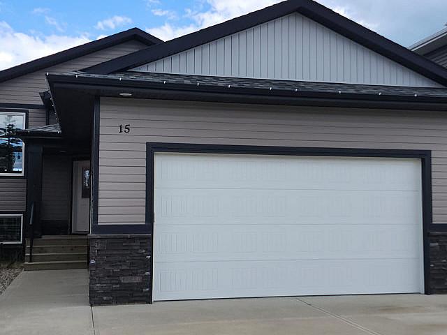 Beautiful 3 Bedroom Main Floor In Blackfalds!