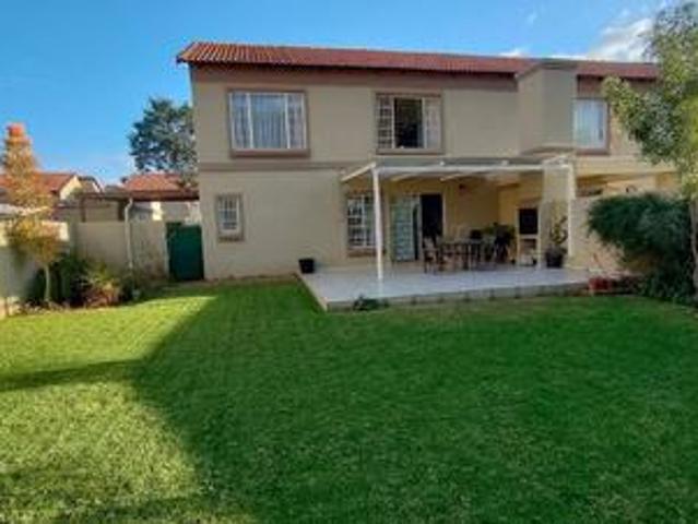 beautiful 3 bedroom duplex in annlin.