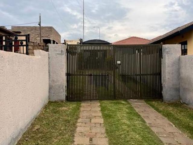 beautiful 3 bedroom family home on t.