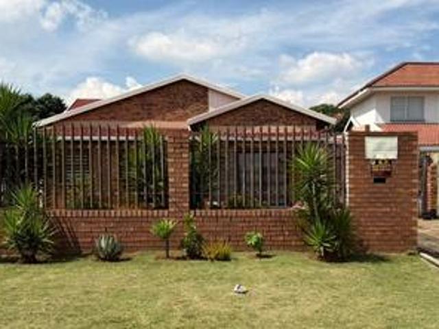 beautiful 3 bedroom family home on t.