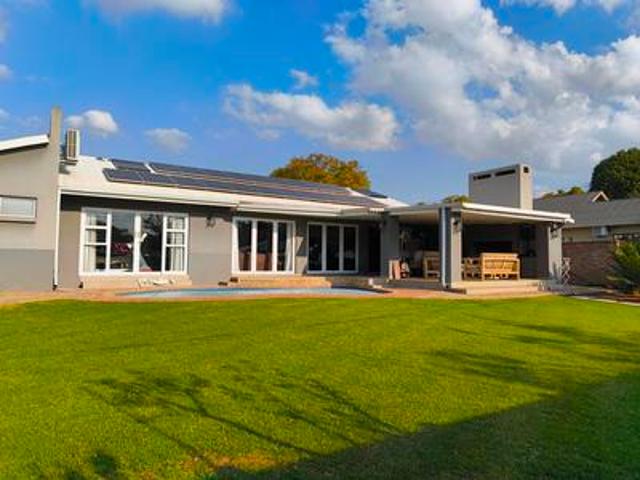 beautiful 3 bedroom family home to r.