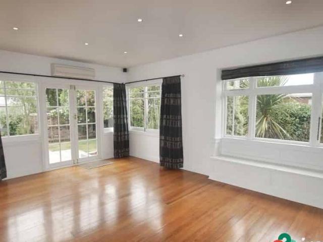 Beautiful 3 Bedroom Home in the Heart of St Martins
