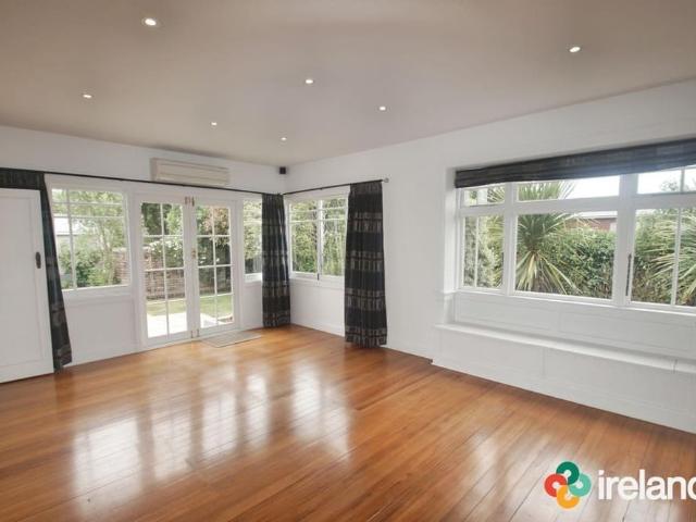 Beautiful 3 Bedroom Home in the Heart of St Martins