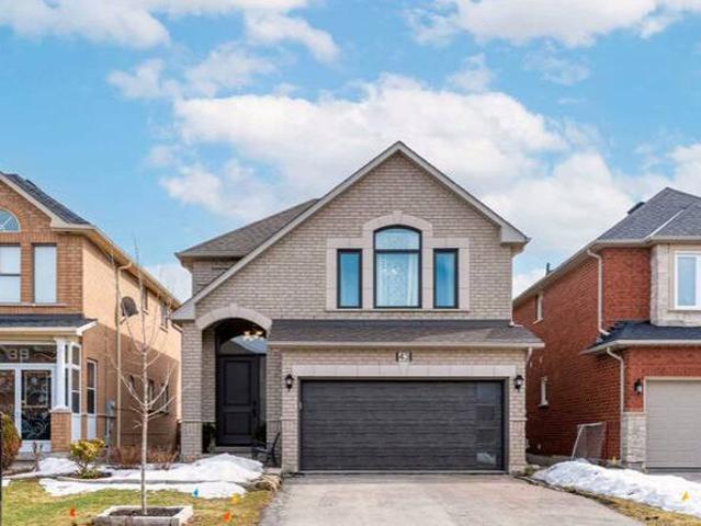 Beautiful 3 Bedroom Home Located In Sought After Sonoma Heights
