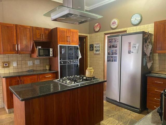 Beautiful 3 Bedroom House for Sale in Woodlands Estate