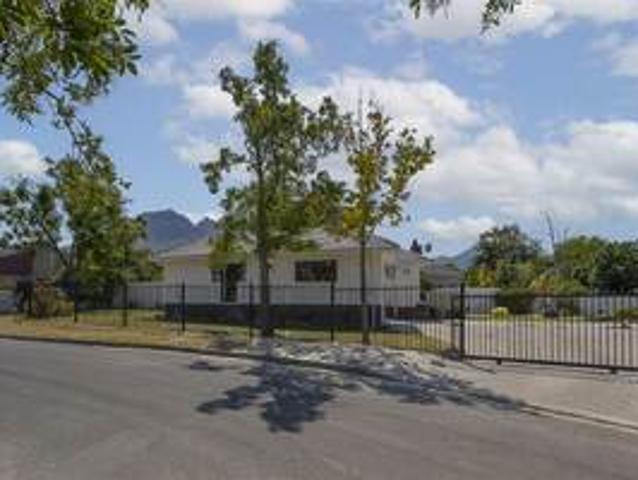 beautiful 3 Bedroom House to Rent in Morningside