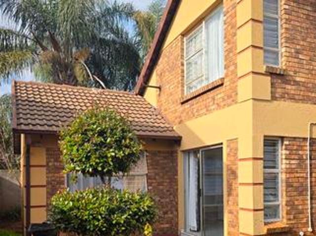 beautiful 3 bedroom loft home on the.
