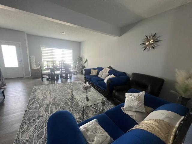 Beautiful 3 Bedroom Townhouse for Rent – Chappelle Gardens, SW Edmonton