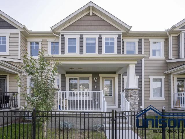 Beautiful 3 Bedroom Townhouse in Windsong – Double Garage & Park Frontage