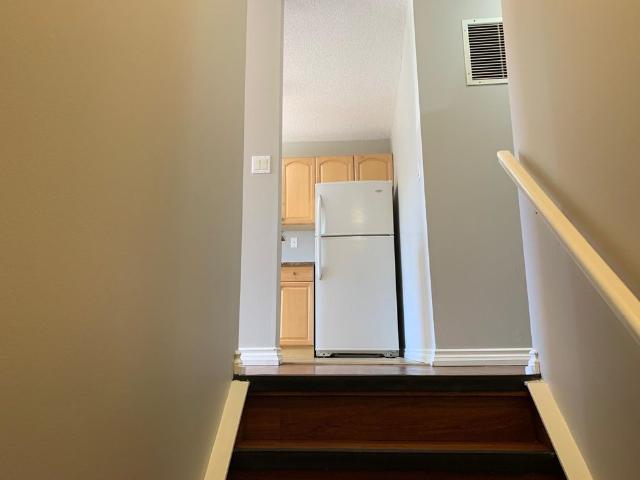 Beautiful 3 Bedroom Unit in Sylvan Lake!