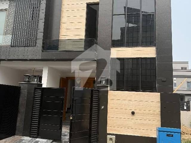 Beautiful 3 Marla house for sale B Block 4 bed