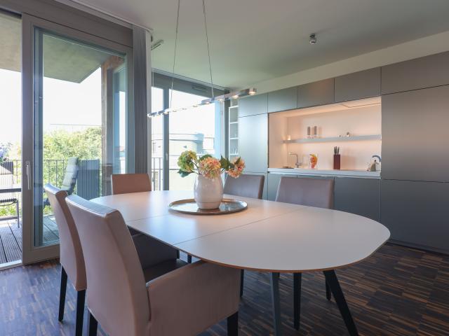 Beautiful 3 room apartment with a terrace and a view of the greenery in the middle of Kreuzberg