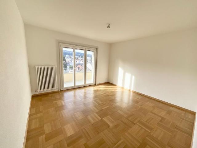 Beautiful 3 room apartment renovated with balcony