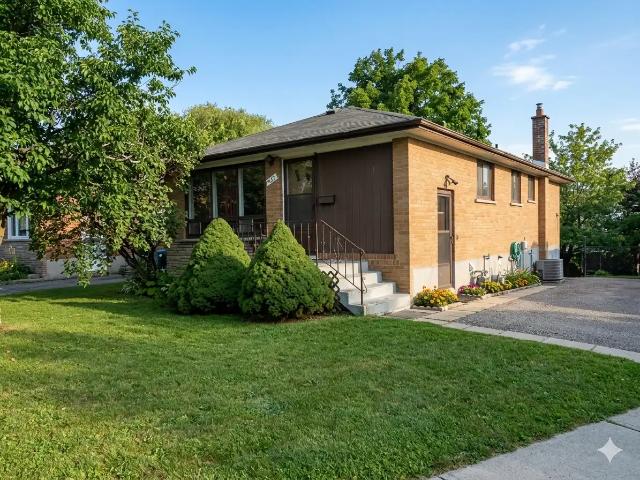 BEAUTIFUL 2 BDRM HOME in the Desirable NORTH OSHAWA Area!