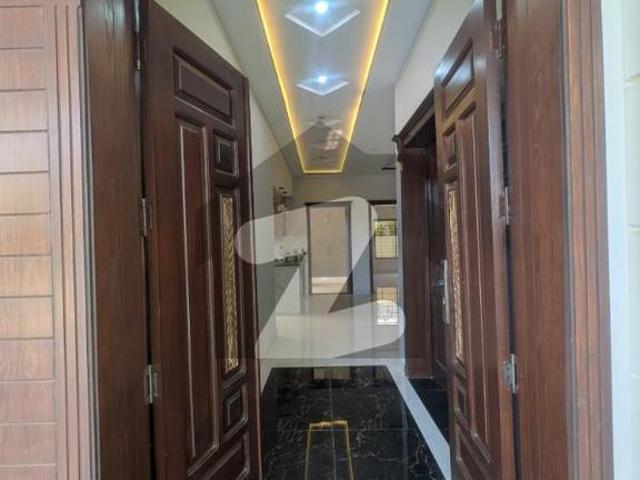 Beautiful 10 Marla Bungalow In Top City 1
