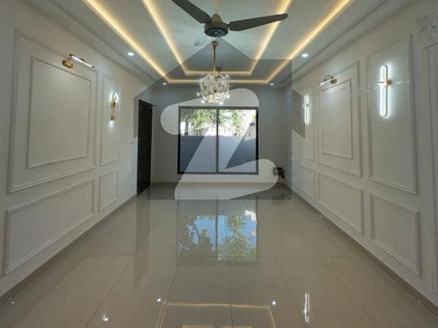 Beautiful 10 Marla Bungalow In Top City 1