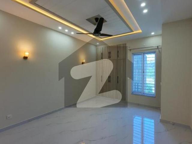 Beautiful 10 Marla Bungalow In Top City 1