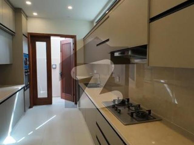 Beautiful 10 Marla Bungalow In Top City 1