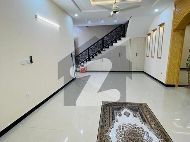 Beautiful 10 Marla Full House For Rent D 12