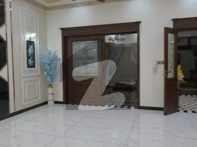 Beautiful 10 marla house for sale available in dc colony