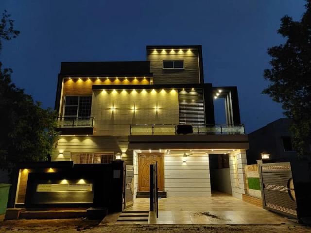 Beautiful 10 marla house for sale in sector c bahria town lahore bahria town id 88914