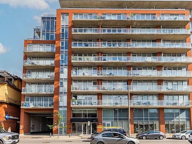 Beautiful 1 Bed + Den + 1 Bath Condo For Sale