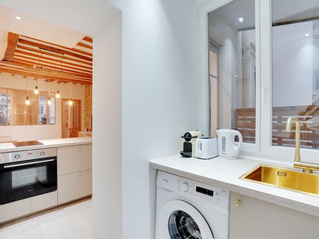 Beautiful 1BDR with Terrace