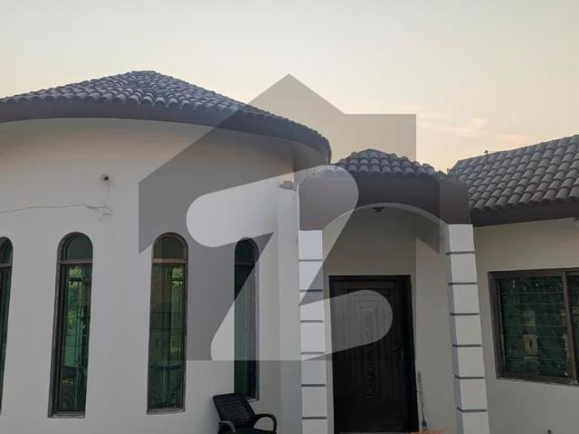 Beautiful 1Kanal House 1.5 Storey Available For Sale Spring Valley