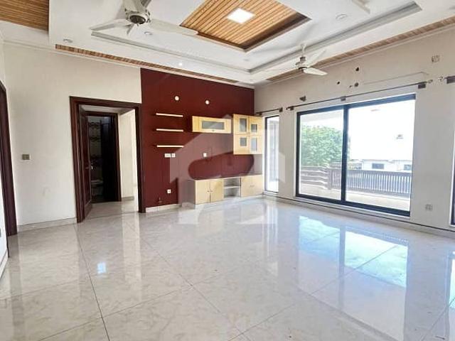 Beautiful 20 marla spanish upper portion for rent in g 11