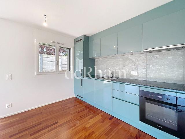 Beautiful 2.5 room apartment with garden in a high end condominium!