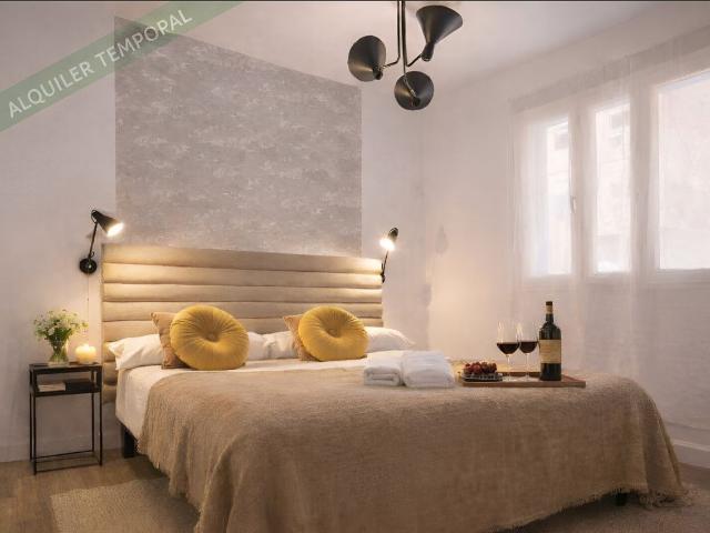 Beautiful 2 bed apartment in La Latina, Madrid Amsterdam Apartments for Rent