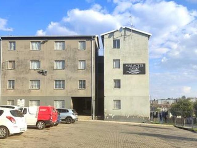 beautiful 2 bedroom apartment on the.