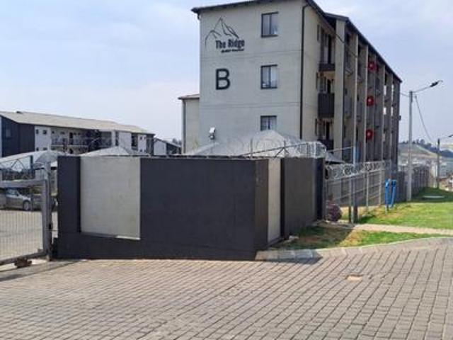 beautiful 2 bedroom apartment on the.