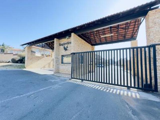 beautiful 2 bedroom apartment on the.