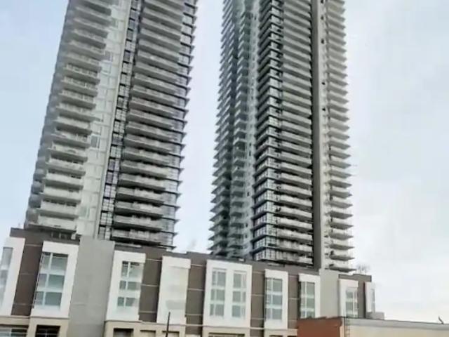 Beautiful 2 Bedroom Condo | Heart of Downtown | Amazing city views | UG Parking