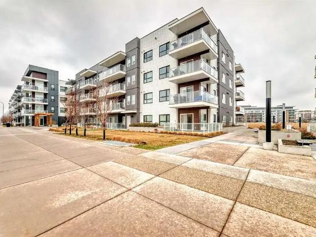 Beautiful 2 Bedroom Condo Within Seton