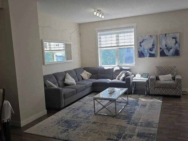 Beautiful 2 Bedroom + Den Townhouse for Rent in North Edmonton