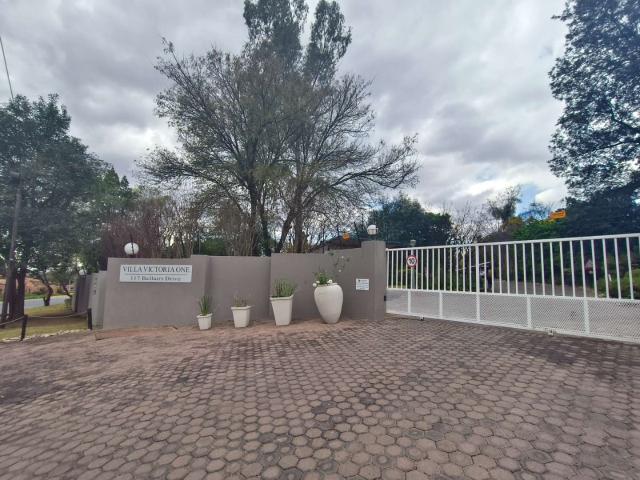 Beautiful 2 bedroom, 1 bathroom simplex in the heart of Northriding