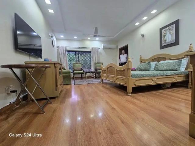 Beautiful 2 kanal liveable banglow for sale Khalid karak road Lahore Cantt ID 99016